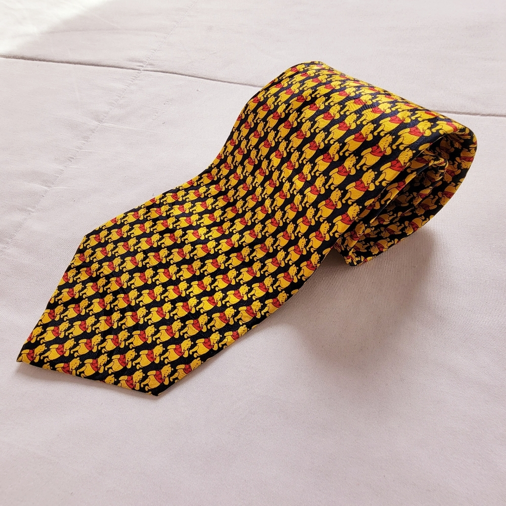 Vintage Walt Disney World Winnie The Pooh Print 100% Silk Neck Tie